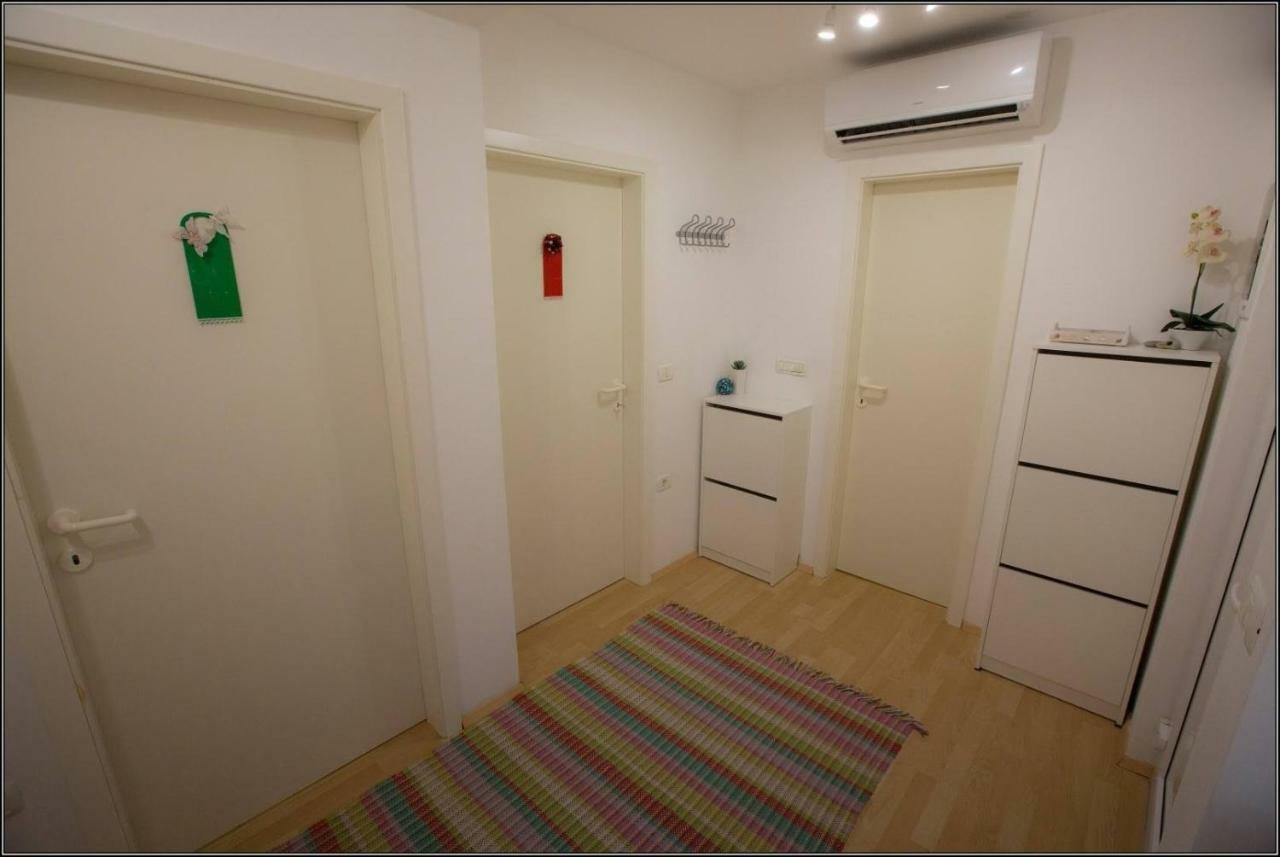 Apartma Aja Lägenhet Koper Exteriör bild